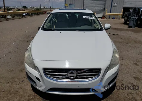 2013 Volvo S60 T5 z USA, uszkodzony, nr VIN YV1612FH7D2191517